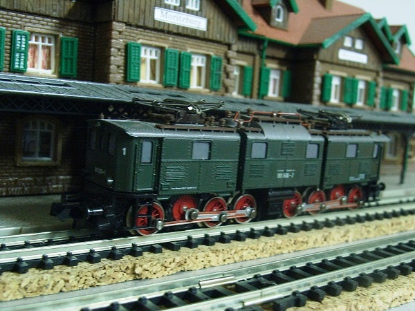 locomotora serie 191 de la DB. Marca Roco